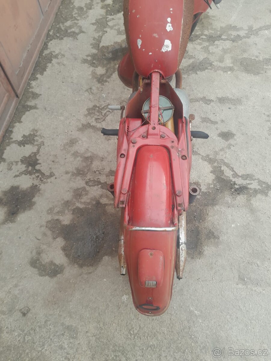 Jawa kývačka 125 - 9