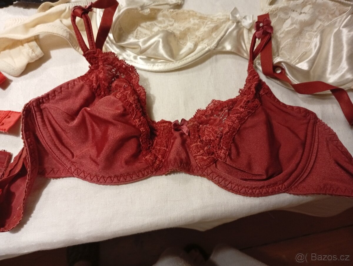 Prodám prádlo - 23 ks - vyřazené - 9