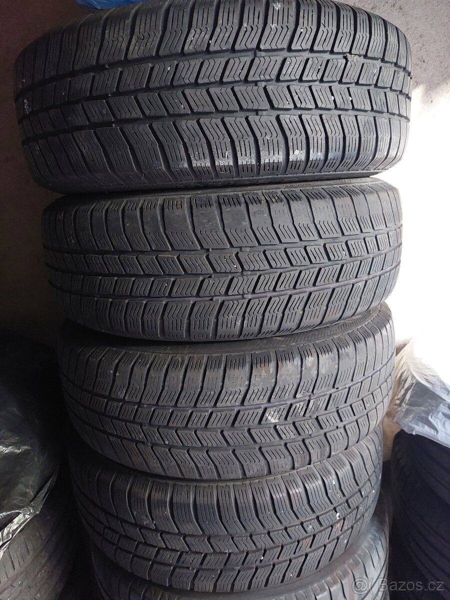 4x kompletní zimní kola 195/65 R15 91T + poklice Octavia III - 9