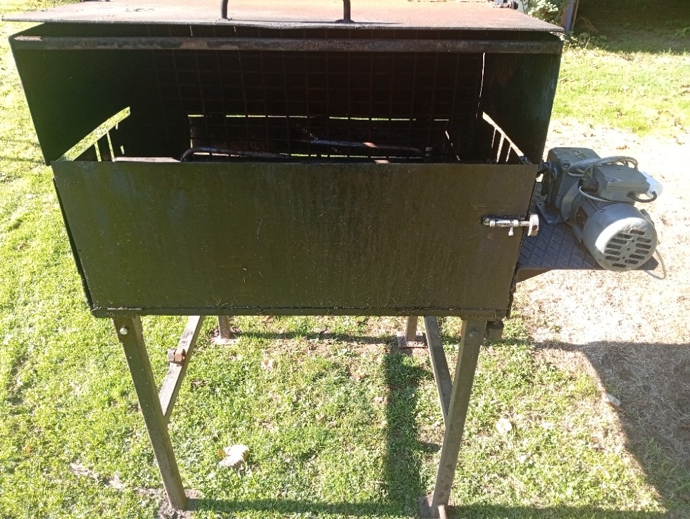 Gril na kýtu, sele, kuřata. - 9