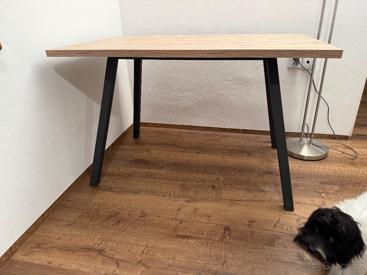 Jídelní stůl - 9