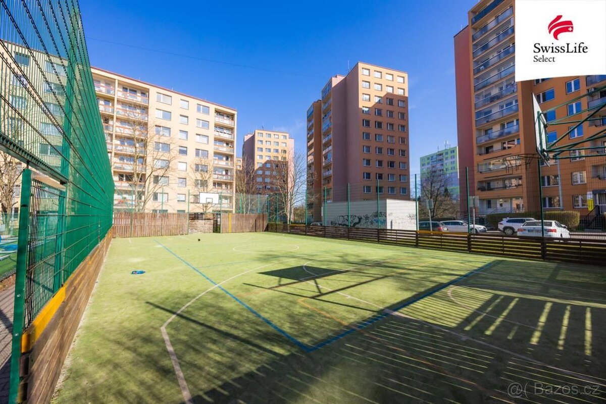 Prodej bytu 2+kk 42 m2 Voskovcova, Praha - 9