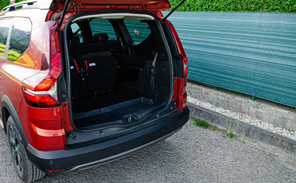 Dacia Jogger 1.0 TCe 110k Extreme 7 miest - 9