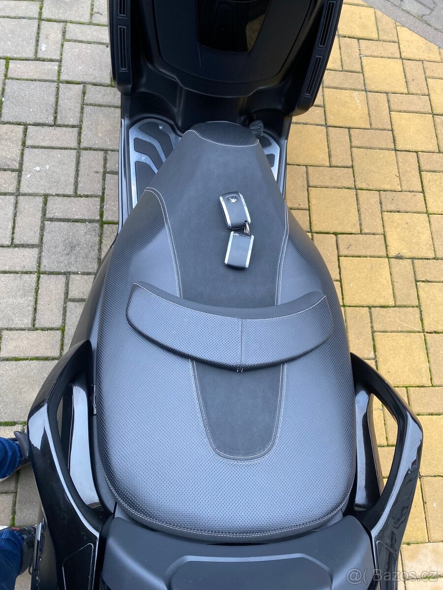 Peugeot Metropolis 400 - Black Edition Top - 9