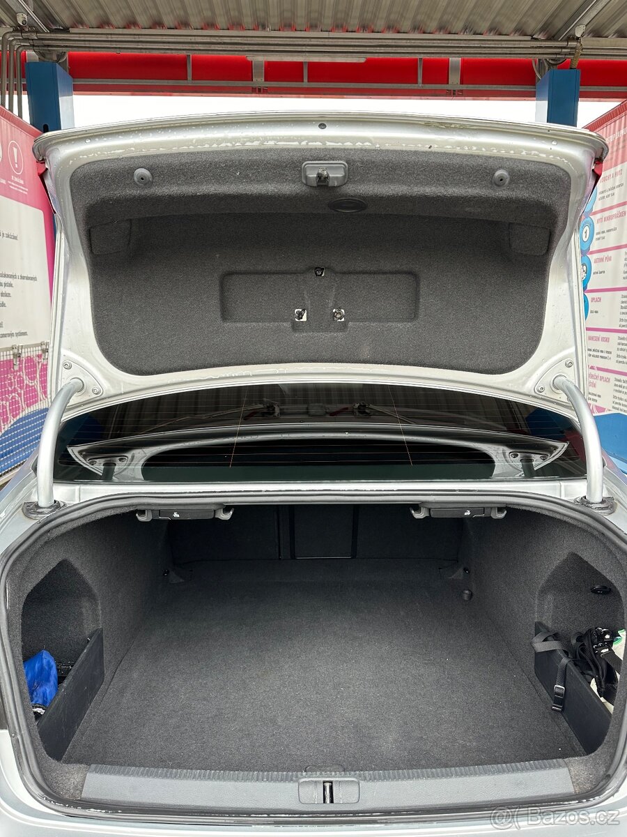 Volkswagen Passat - 9