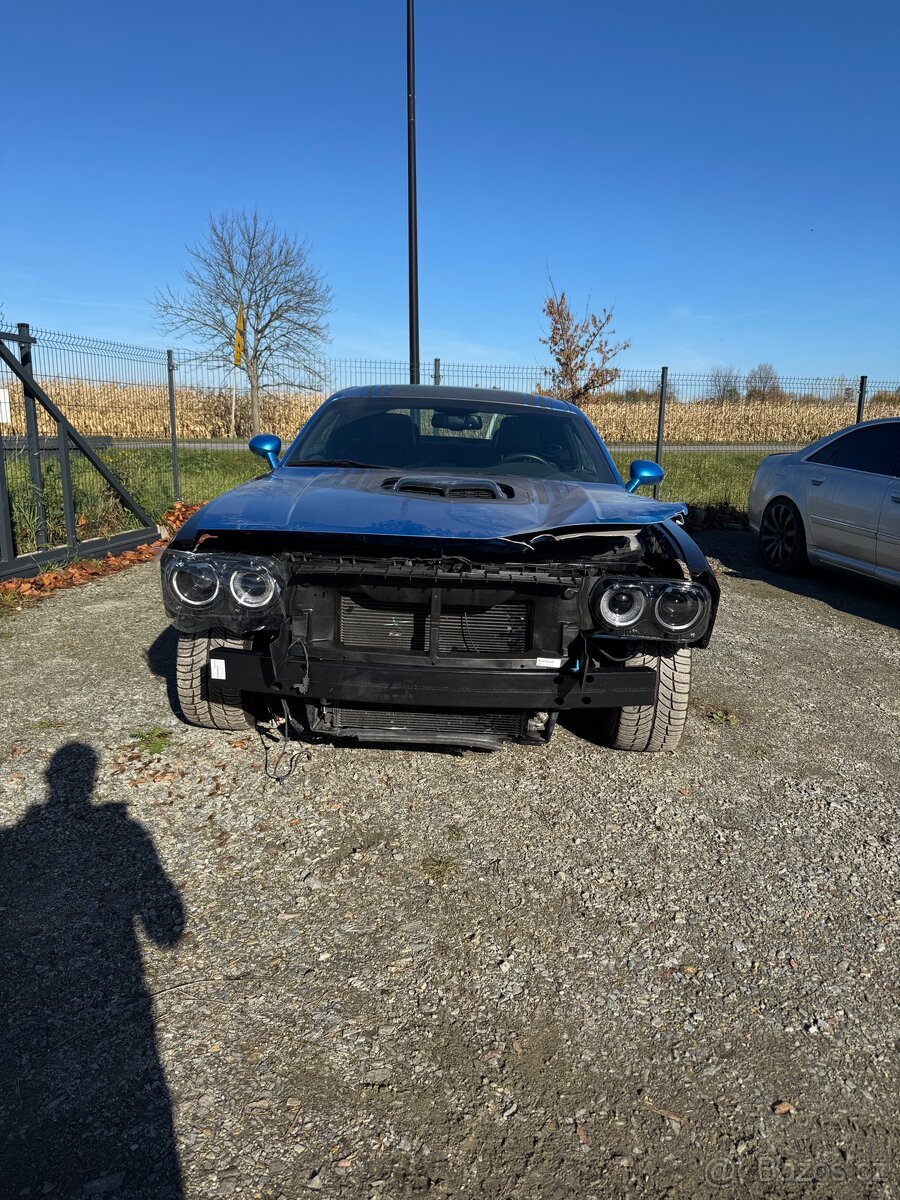 Dodge Challenger 5.7 Hemi Shaker - 9