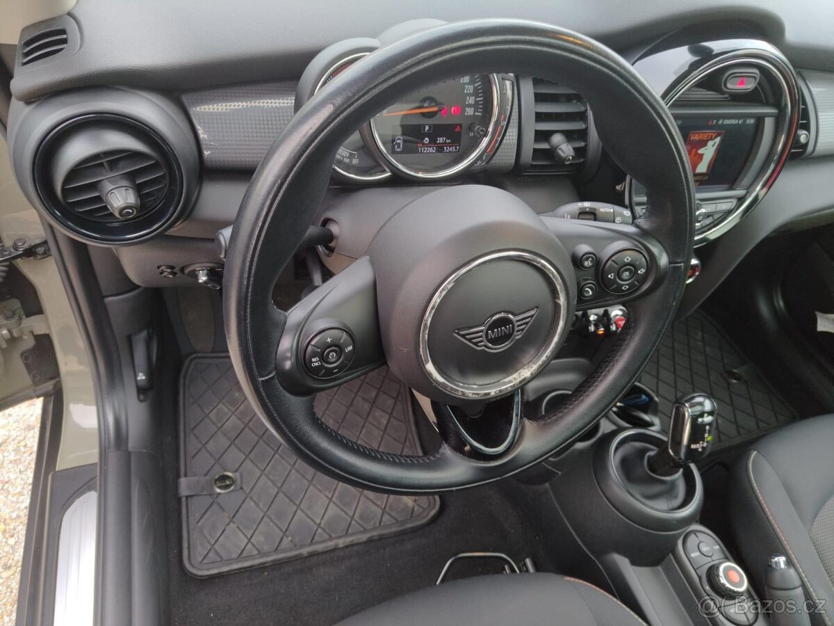 Mini Cooper – automat – panoramatická střecha - 9