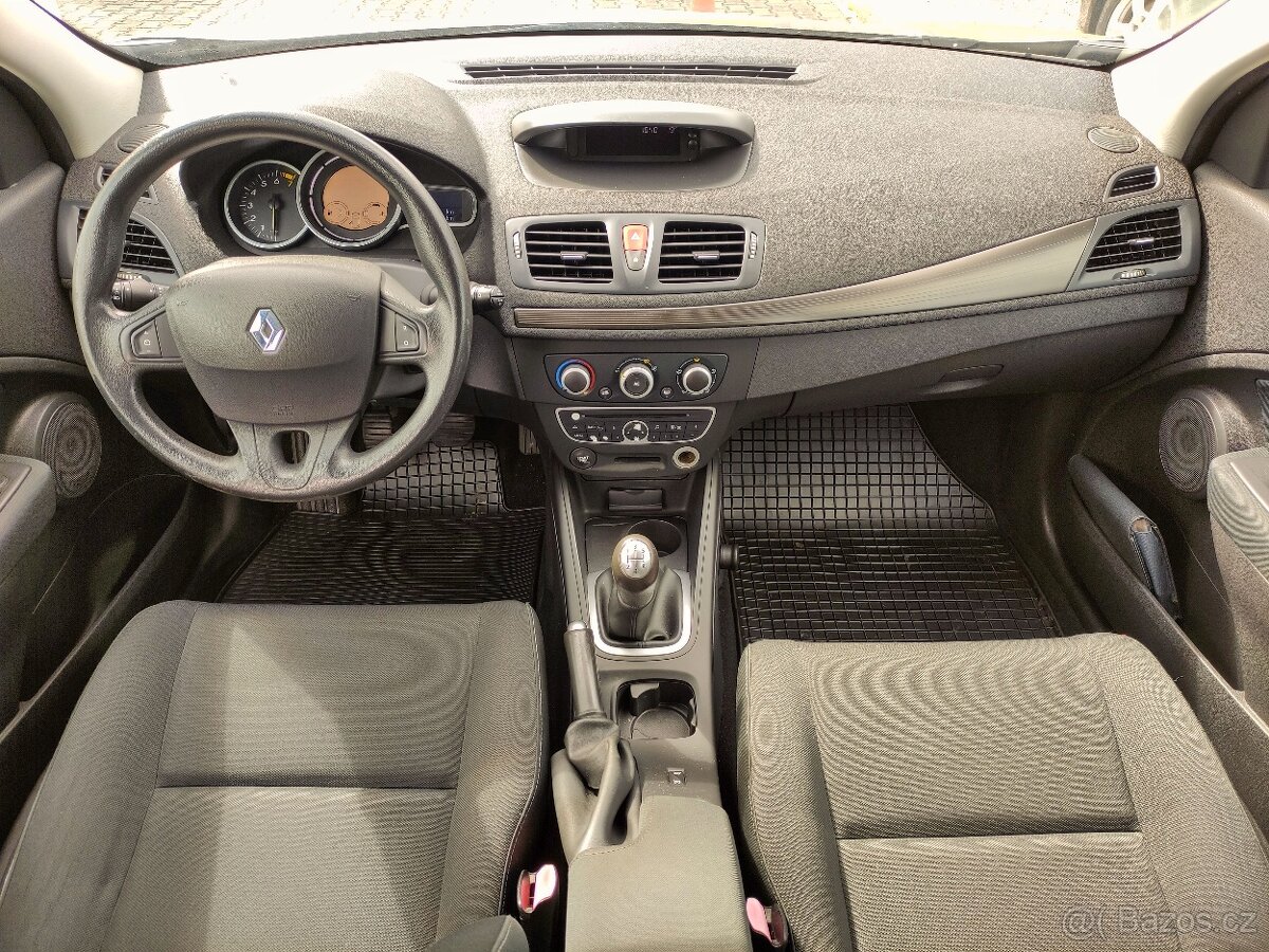 RENAULT MEGANÉ III 1.6i 16V COMBI,ALU,KLIMA,MFV,BC - 9