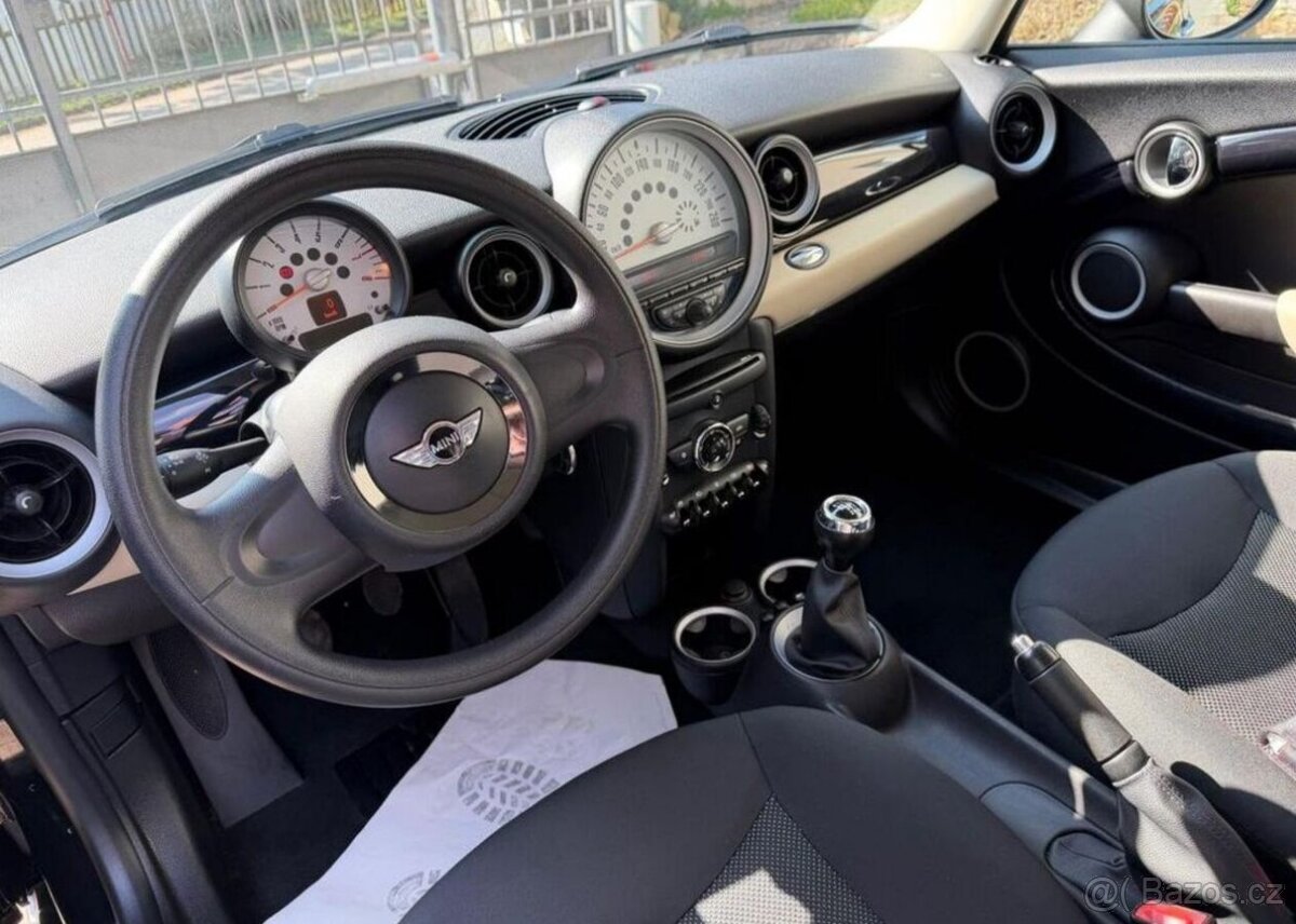 Mini One 1,6i 1 Majitel pravidl.servis benzín - 9