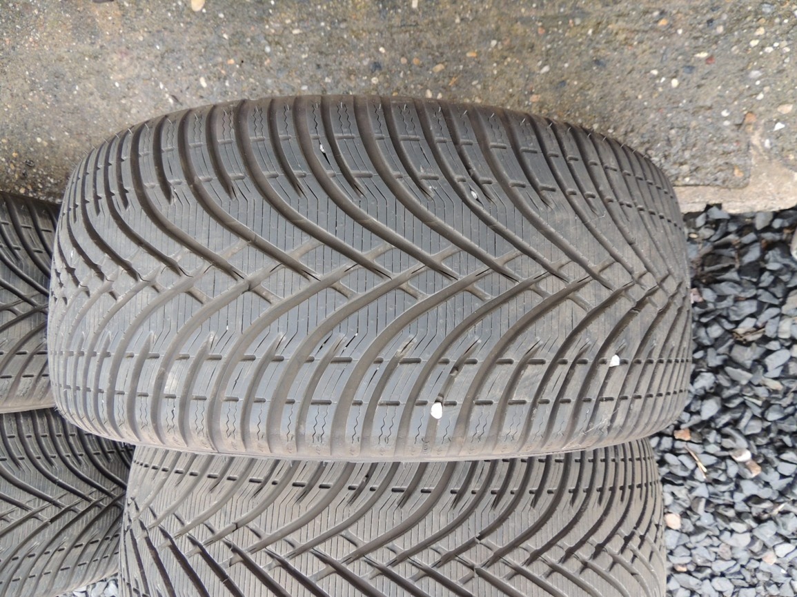 4ks zimních pneu Kleber 225/40/18 HP3,dot 31/24,7,5-8mm - 9