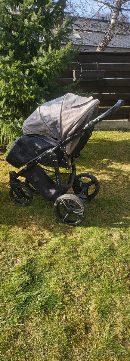 SLEVA Kočárek VENICCI + autosedačka KIDDY - 9