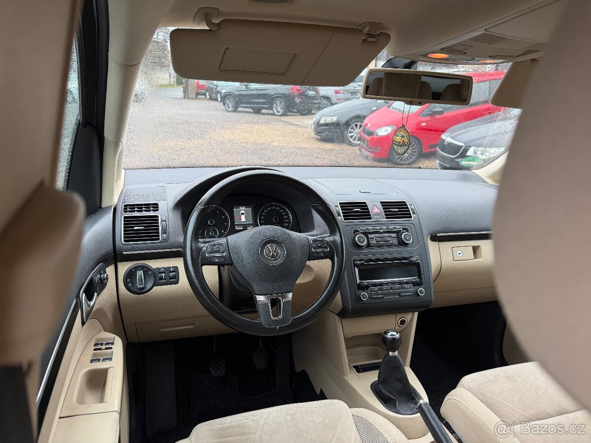 VW Touran 1.4TSi Highline (tažné-2011-rozvody) - 9