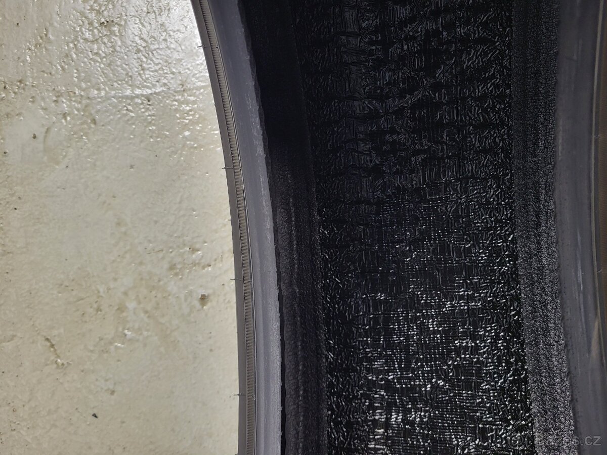 2x 215/65R17 Pirelli Scorpion Zimní - 9