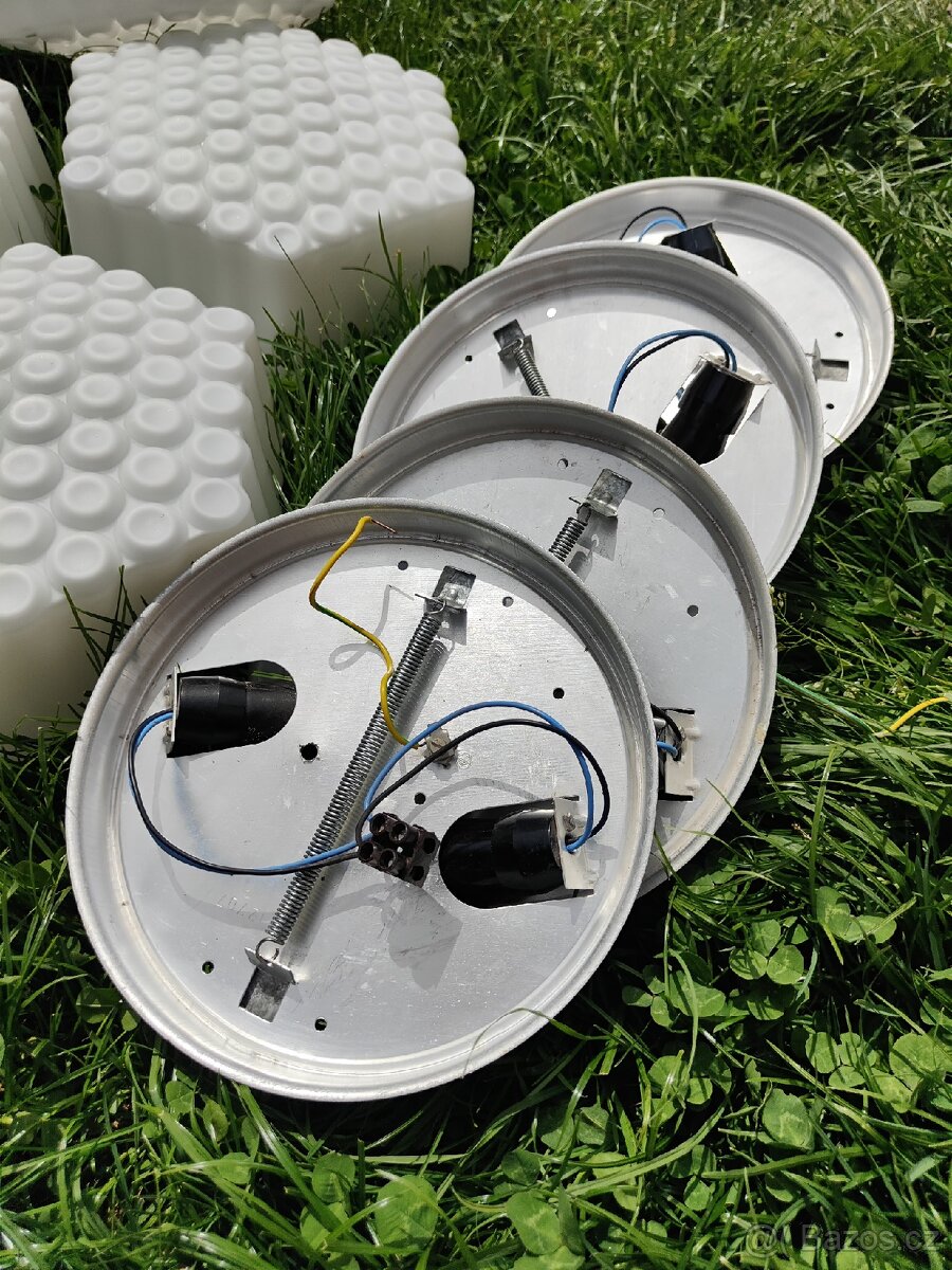 Ivan Jakeš 70 léta stropnice, světlo "včelí plástev" - 9