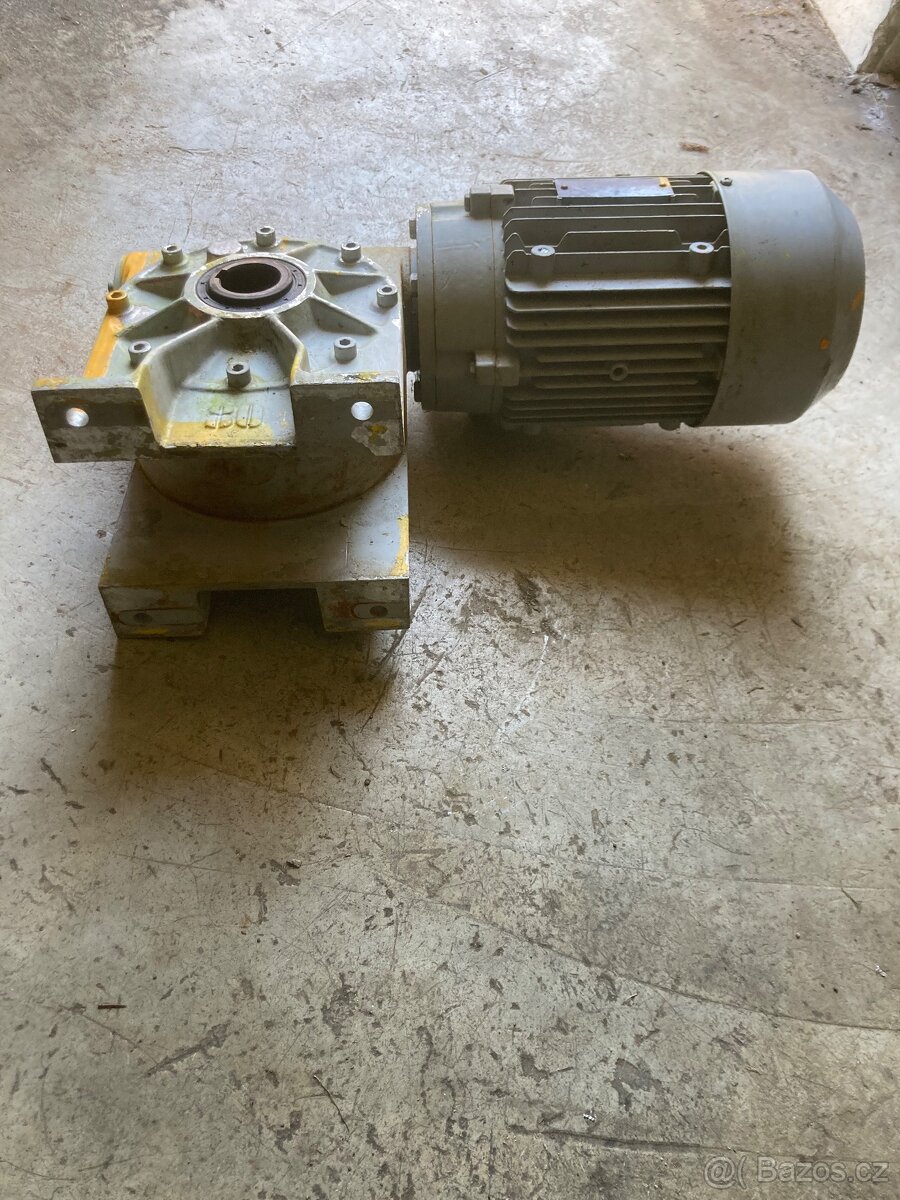 Elektromotor s převodovkou - 9