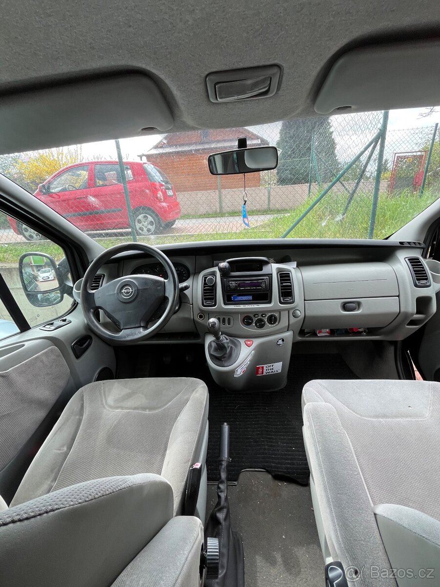 Opel Vivaro 2,5 CDTI - 9