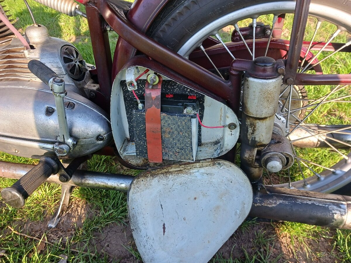 Jawa 250/11 Pérák - 9