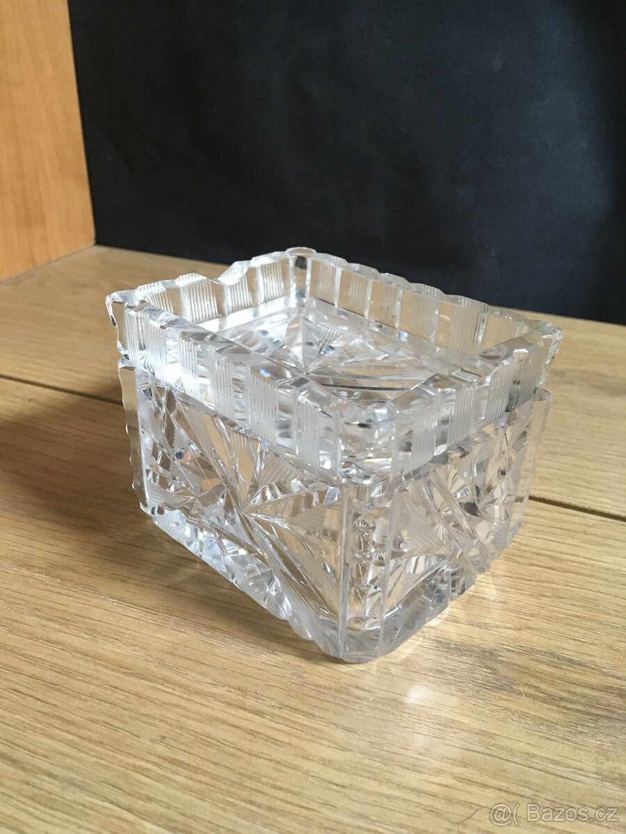 Broušená skleněná dóza malá 2x - 9