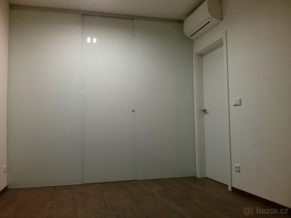 Sklene dvere pricky a sprchy - 9