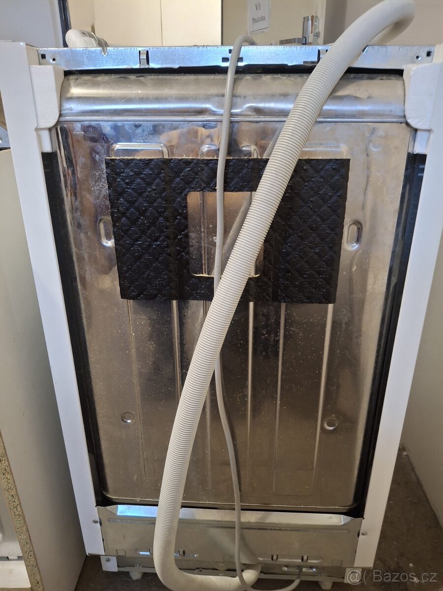 Kuchyňská linka se spotřebiči - 9