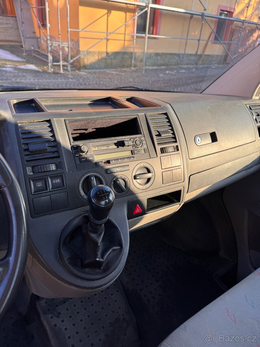 VW Transporter T5 Valník – 1.9 TDI, 63 kW - 9