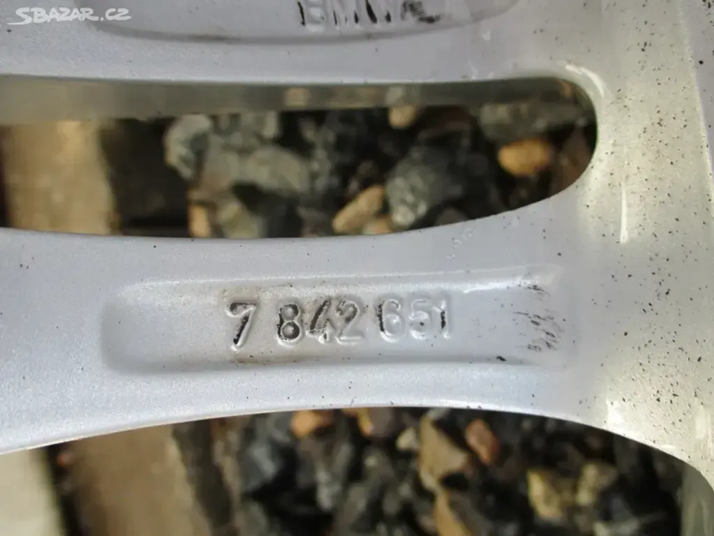 ALU kola BMW F11 8+9x18 ET24 - 9