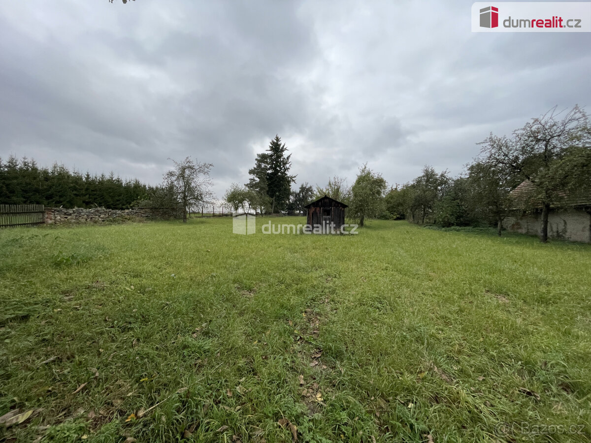 exkluzivní prodej samostatné části dvojdomu, maštale a velké - 9