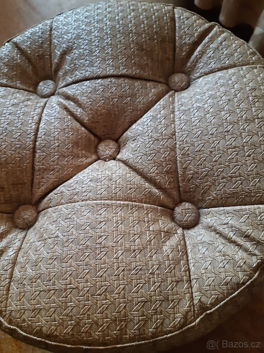 Taburety s úložným prostorem - 9