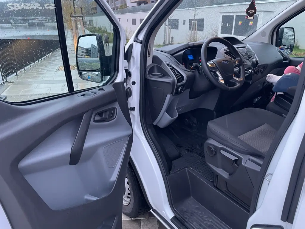 Pronájem Ford Tranzit Custom 9 míst, taxi, BOLT, UBER - 9