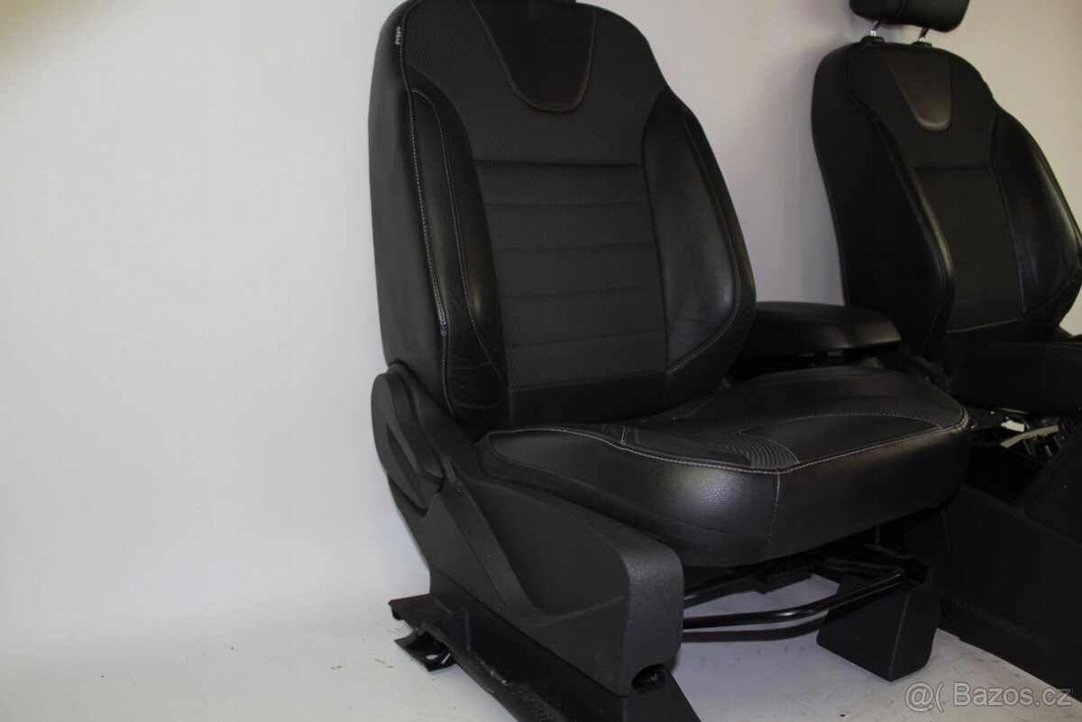 Ford Kuga MK2 sedačky sedadla interier - 9