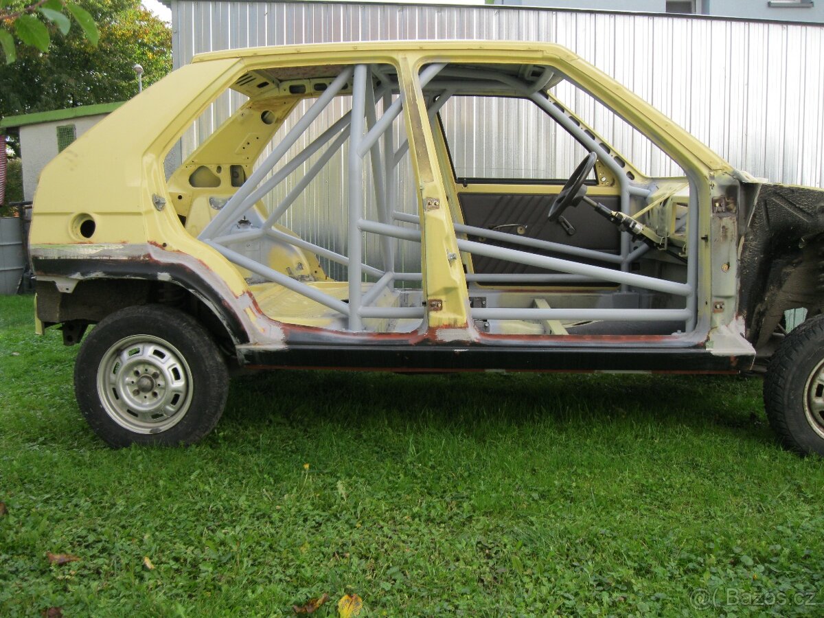 Škoda Favorit závodní - 9