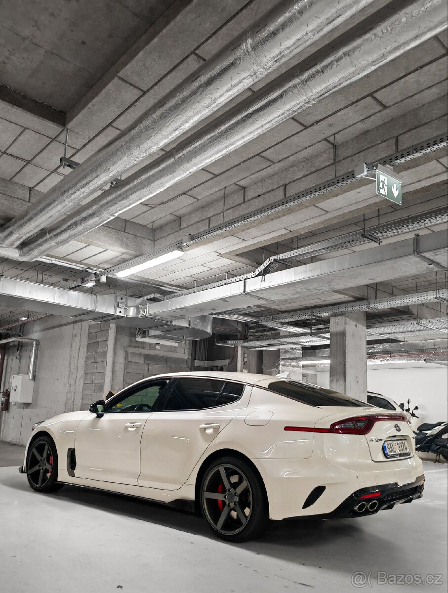 Kia Stinger 3.3biturbo AWD EU - 9