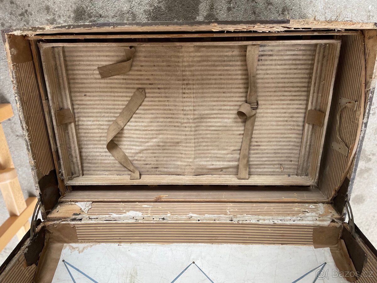 Starožitný kufr s klenutým víkem – k renovaci - 9