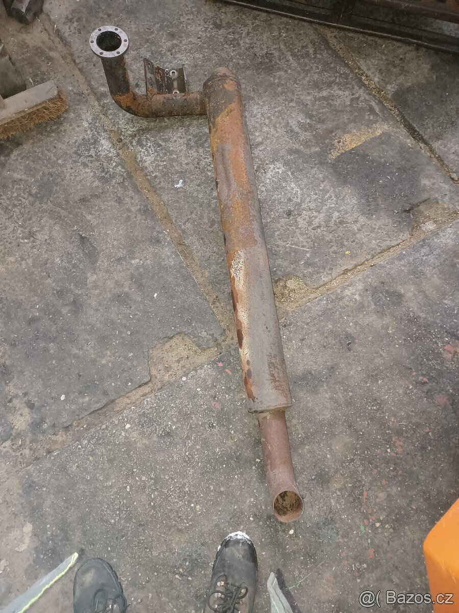 Vyvážečka John Deere 1110D, Valmet náhradní díly - 9