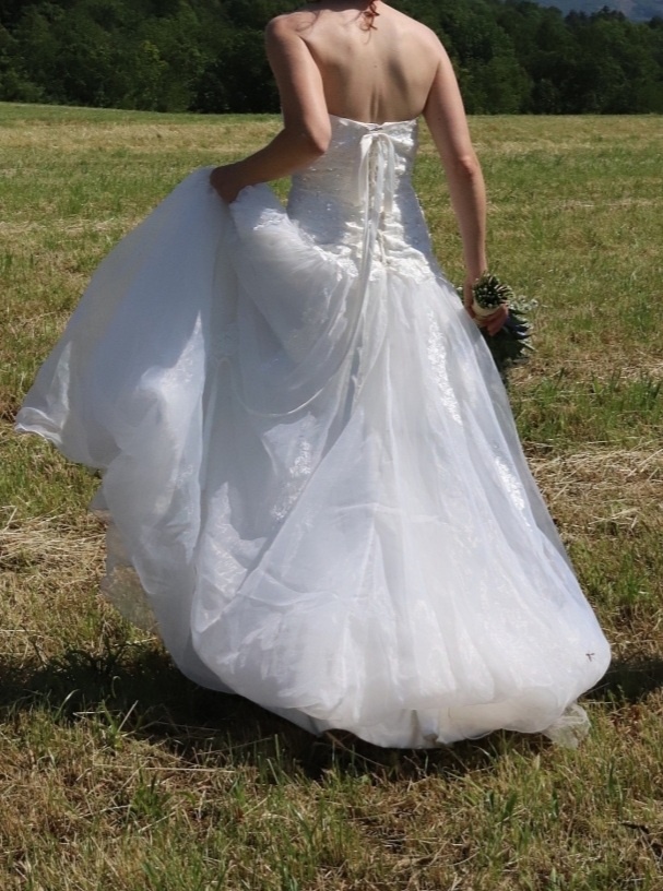 Svatební šaty - 9