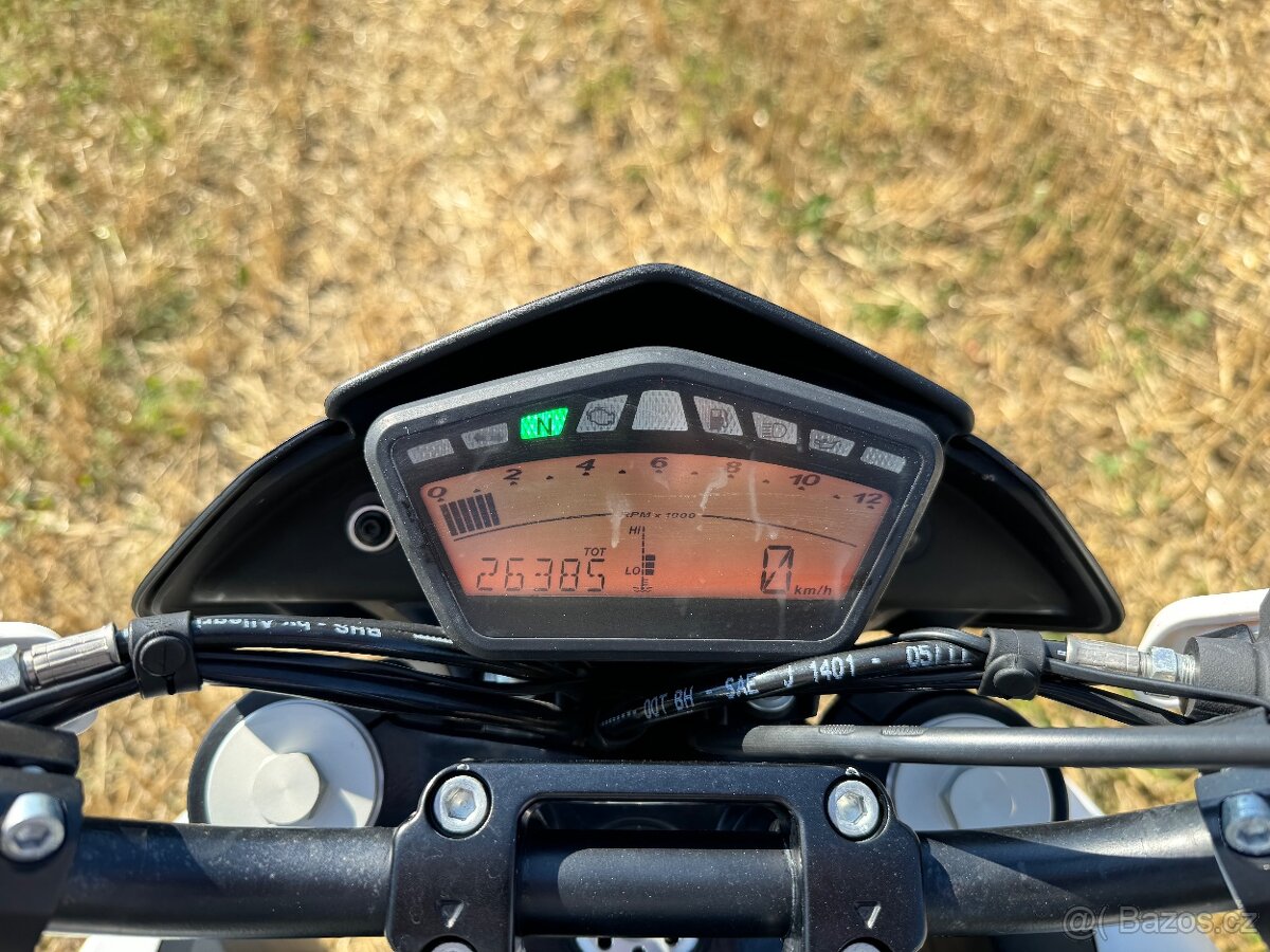 Ducati 796 Hypermotard - 9