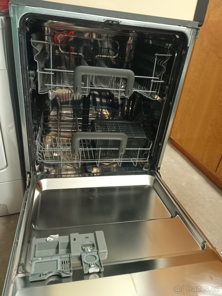 Vestavěná myčka 60cm - 9