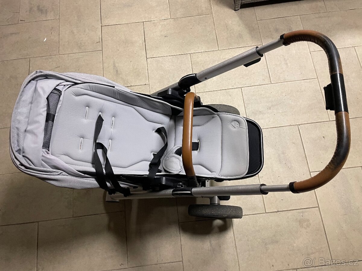 Britax Baby i-Size Romer + kočárek Mutsy - 9