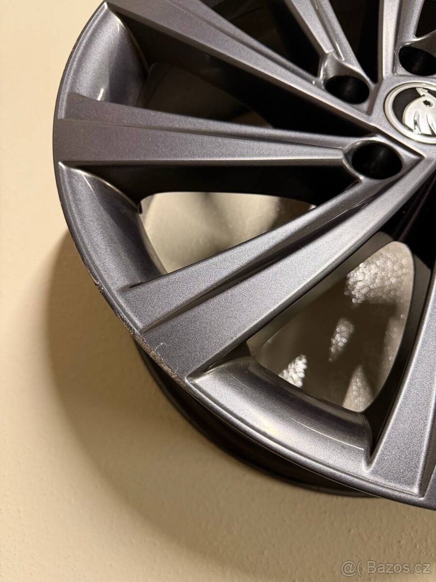 Originál Škoda Perseus 18" Octavia IV - 9