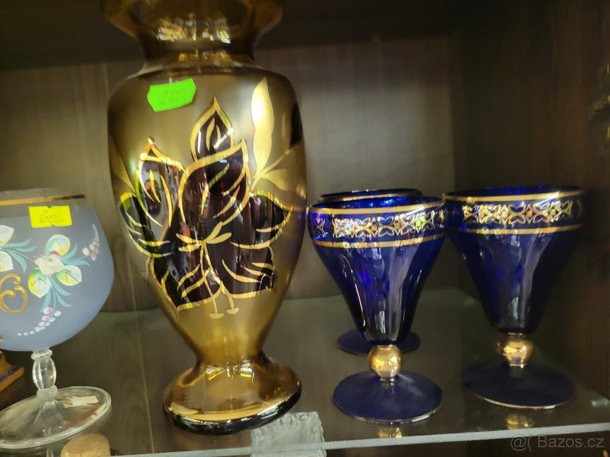 Křišťál a porcelán - 9