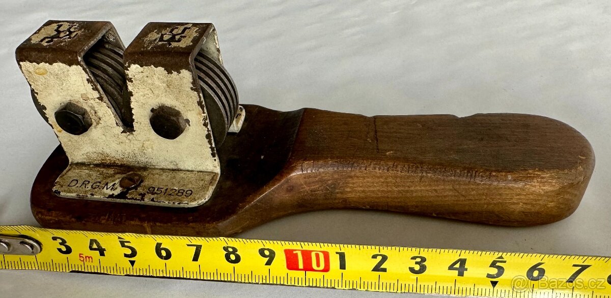 Značkový D.R.G.M. starožitný ostřič nožů Solingen RARITA - 9