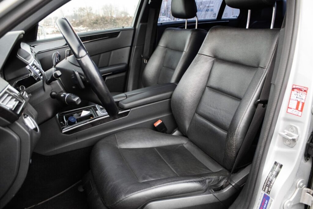 Mercedes-Benz E trieda Sedan 350 CDI BlueEFFICIENCY 4MATIC, - 9