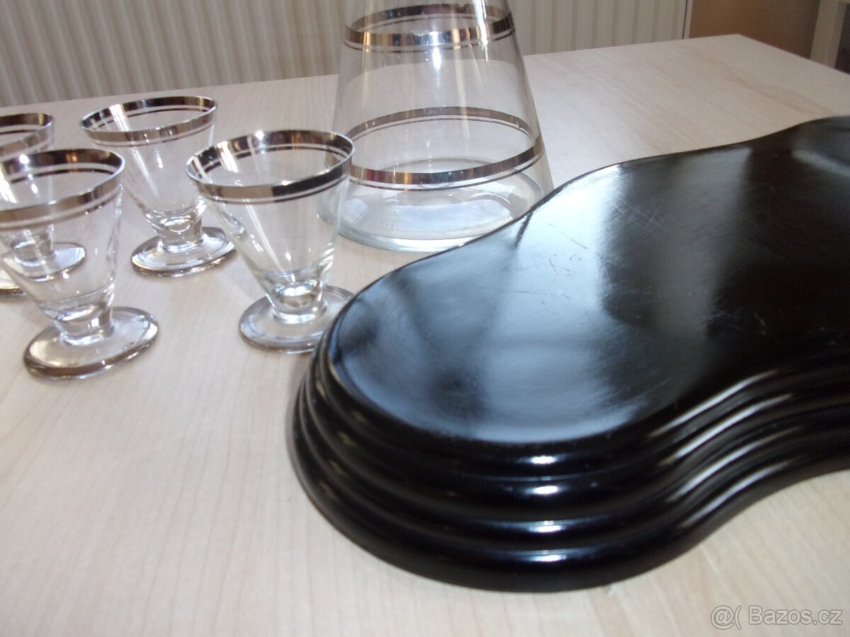 STARÁ SOUPRAVA - SKLENĚNÁ KARAFA, SKLENIČKY A TÁC - 9