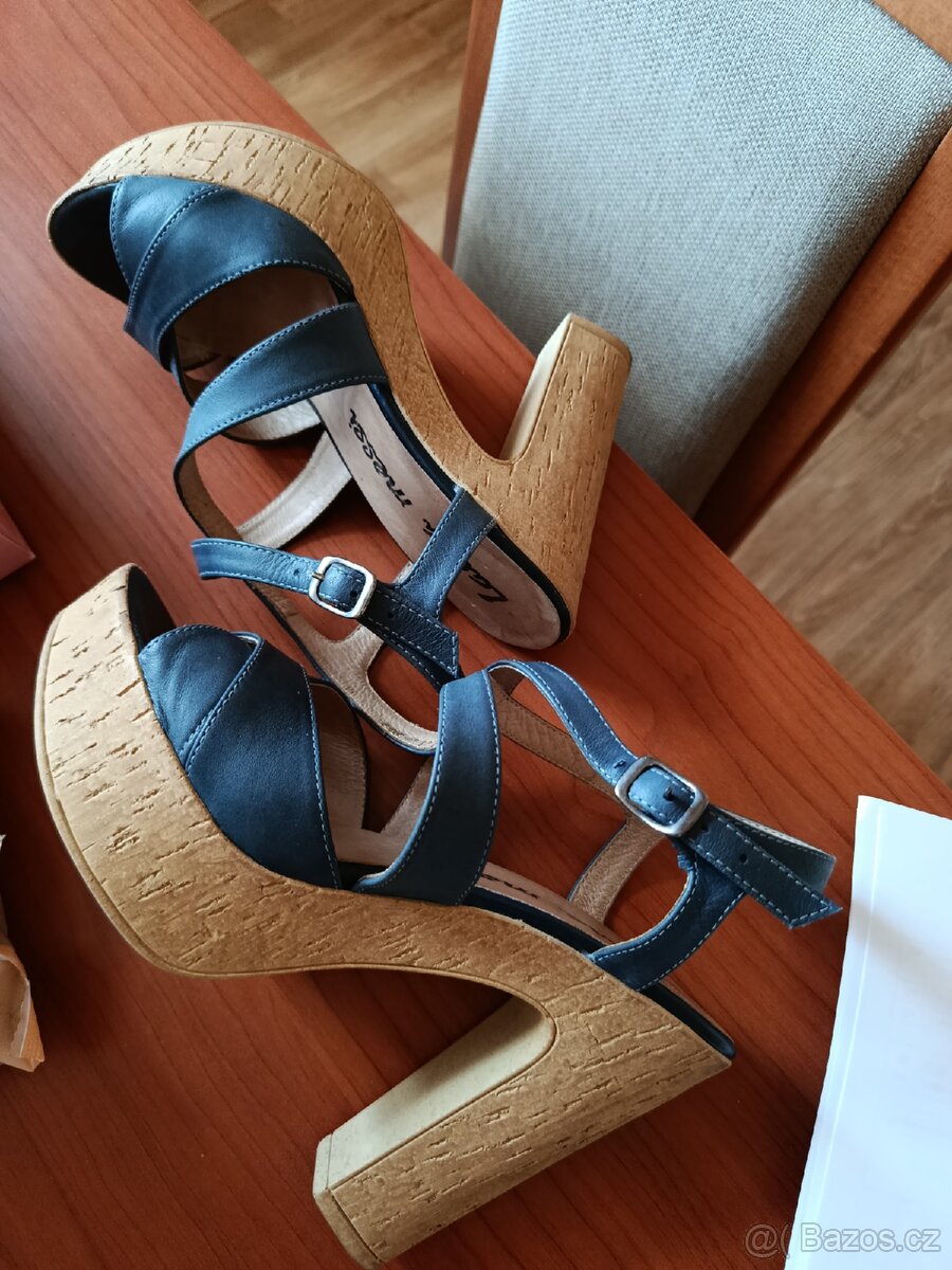 Prodám letní dámskou obuv.A reprák funkční . - 9