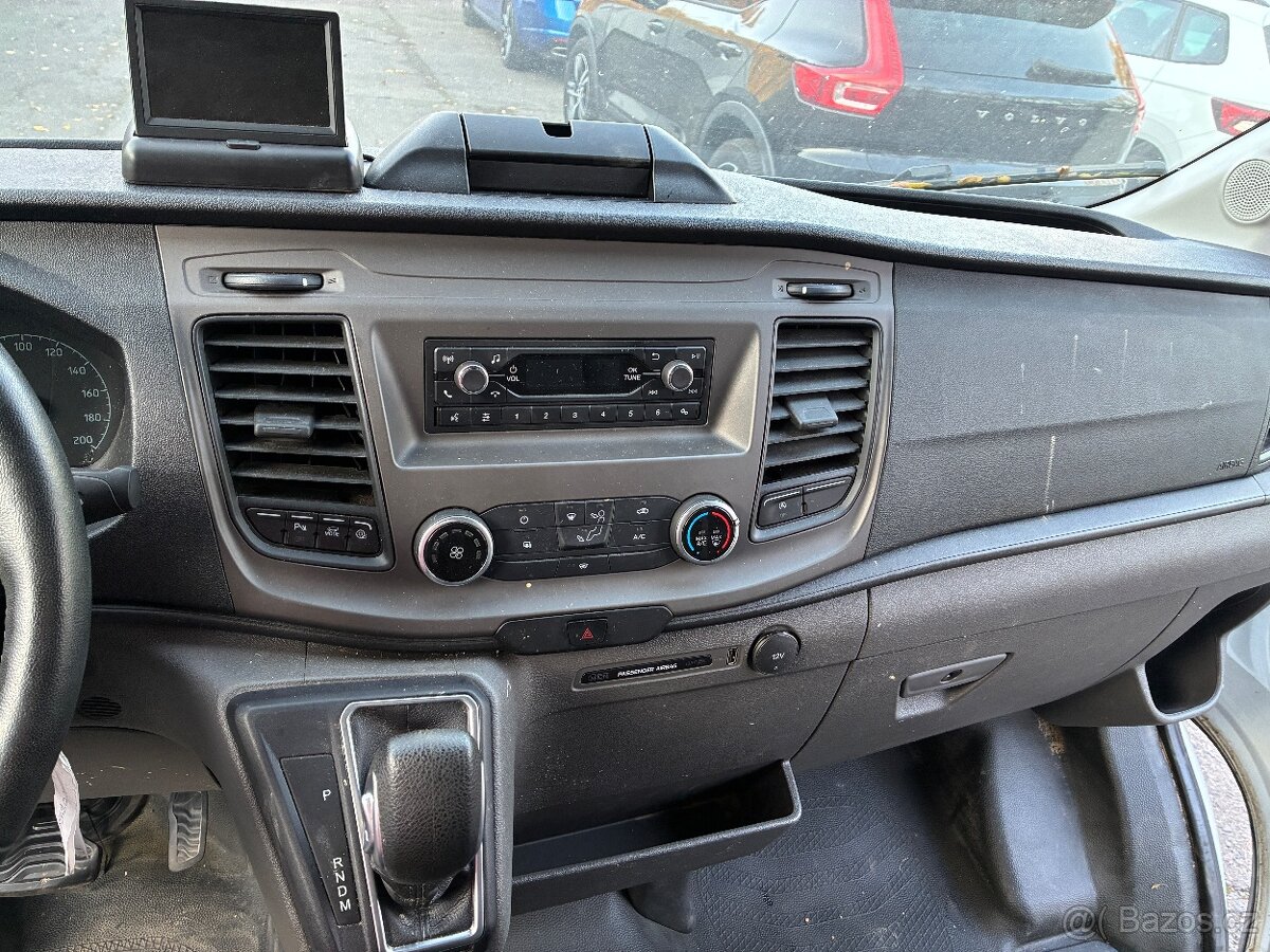 Ford Transit 2.0 TDCi r.v.2022 AUTOMAT 96 kW ZATOPENÝ - 9