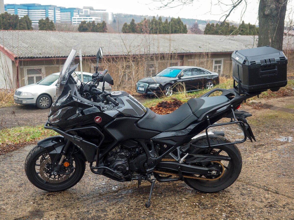 Honda NT1100 DCT, 2022, automatická převodovka - 9