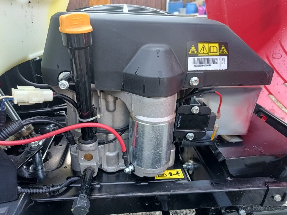 Zahradní traktůrek - 9