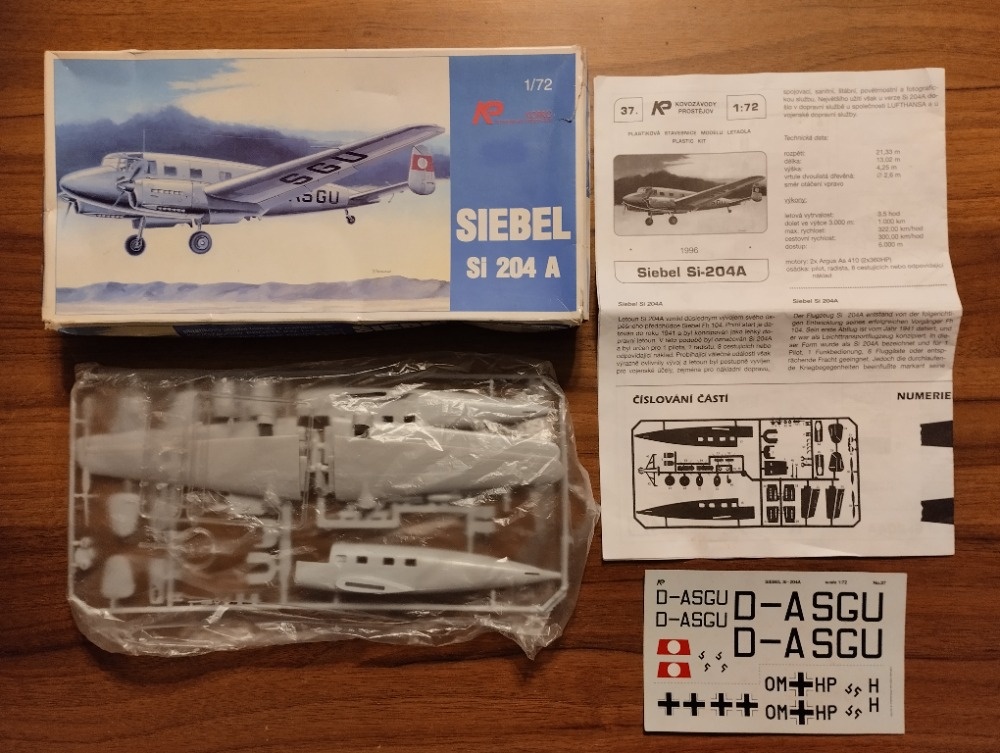 Modely letadel,KP, plastové stavebnice. - 9