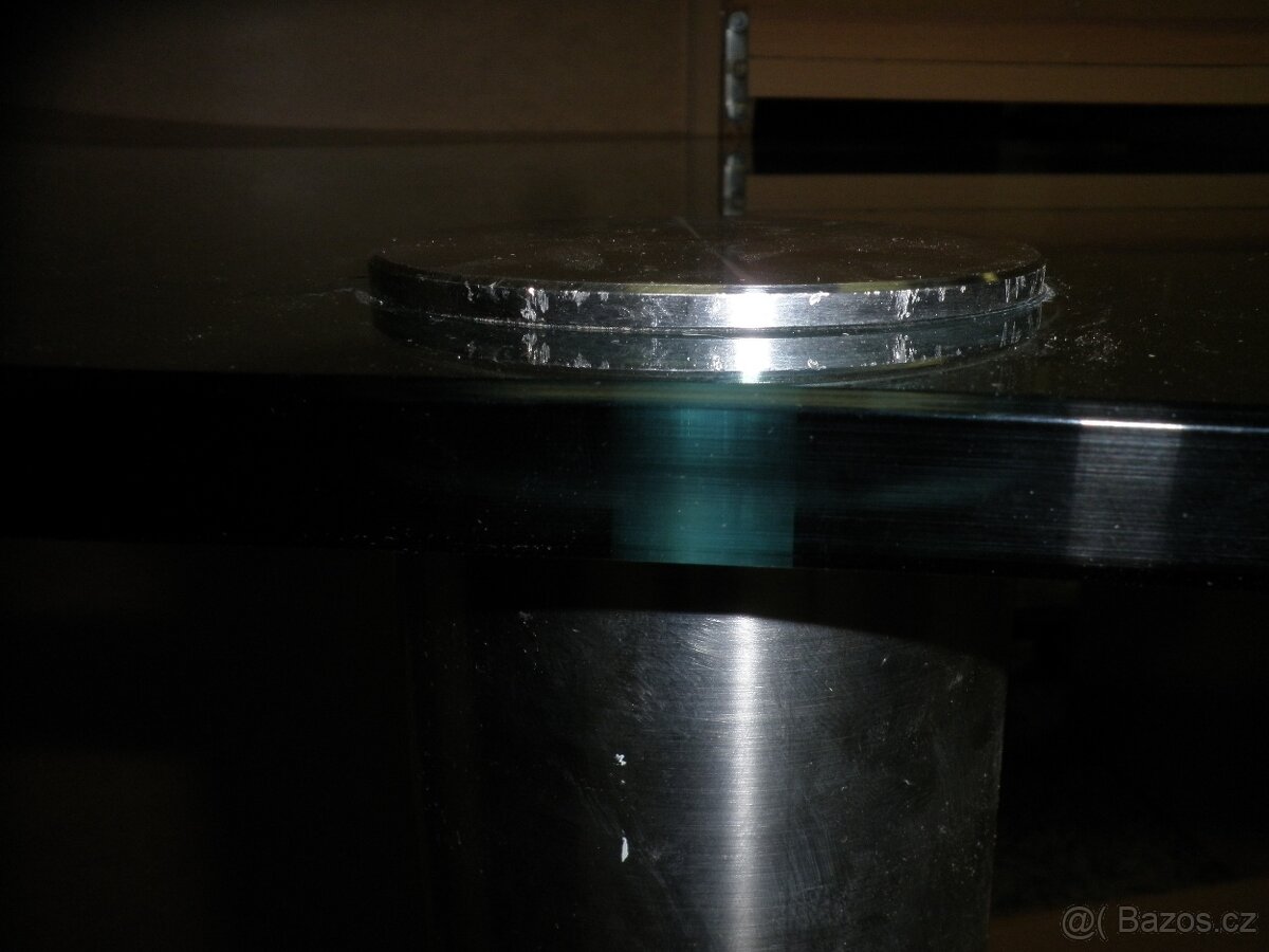 Moderní skleněný stůl - 9