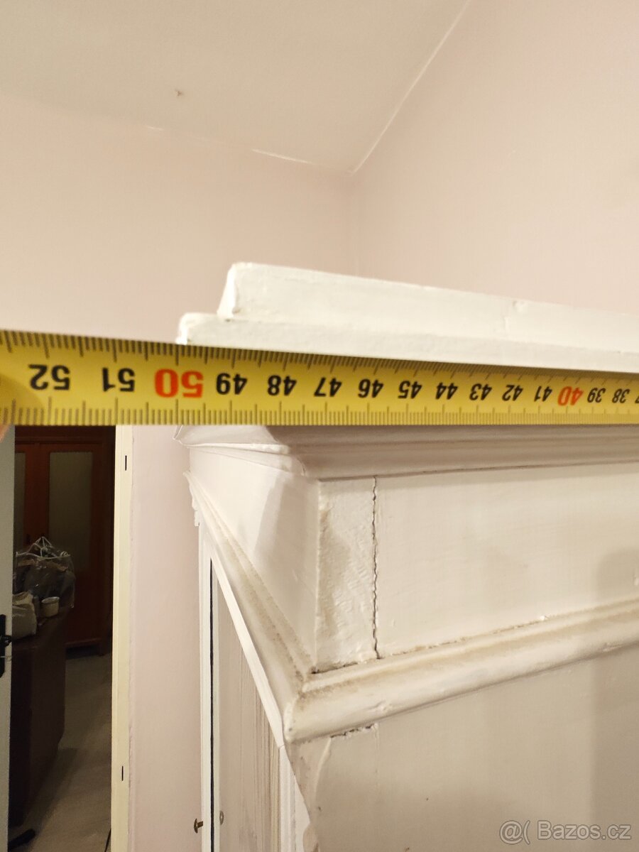 Starožitná šatní skříň celodřevěná - 9